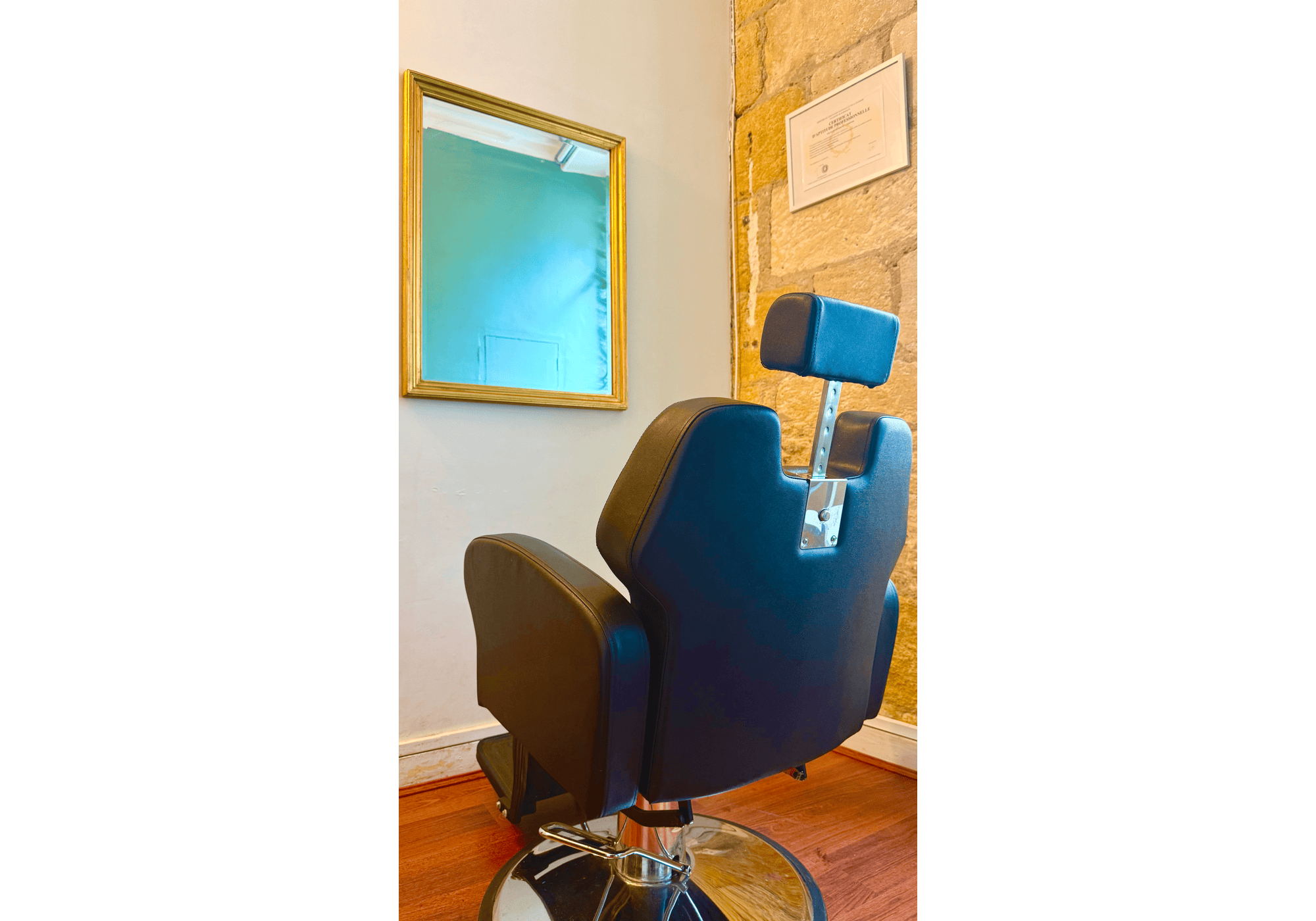 Fauteuil professionnel du salon Conaturel spécialisé en coiffure locks